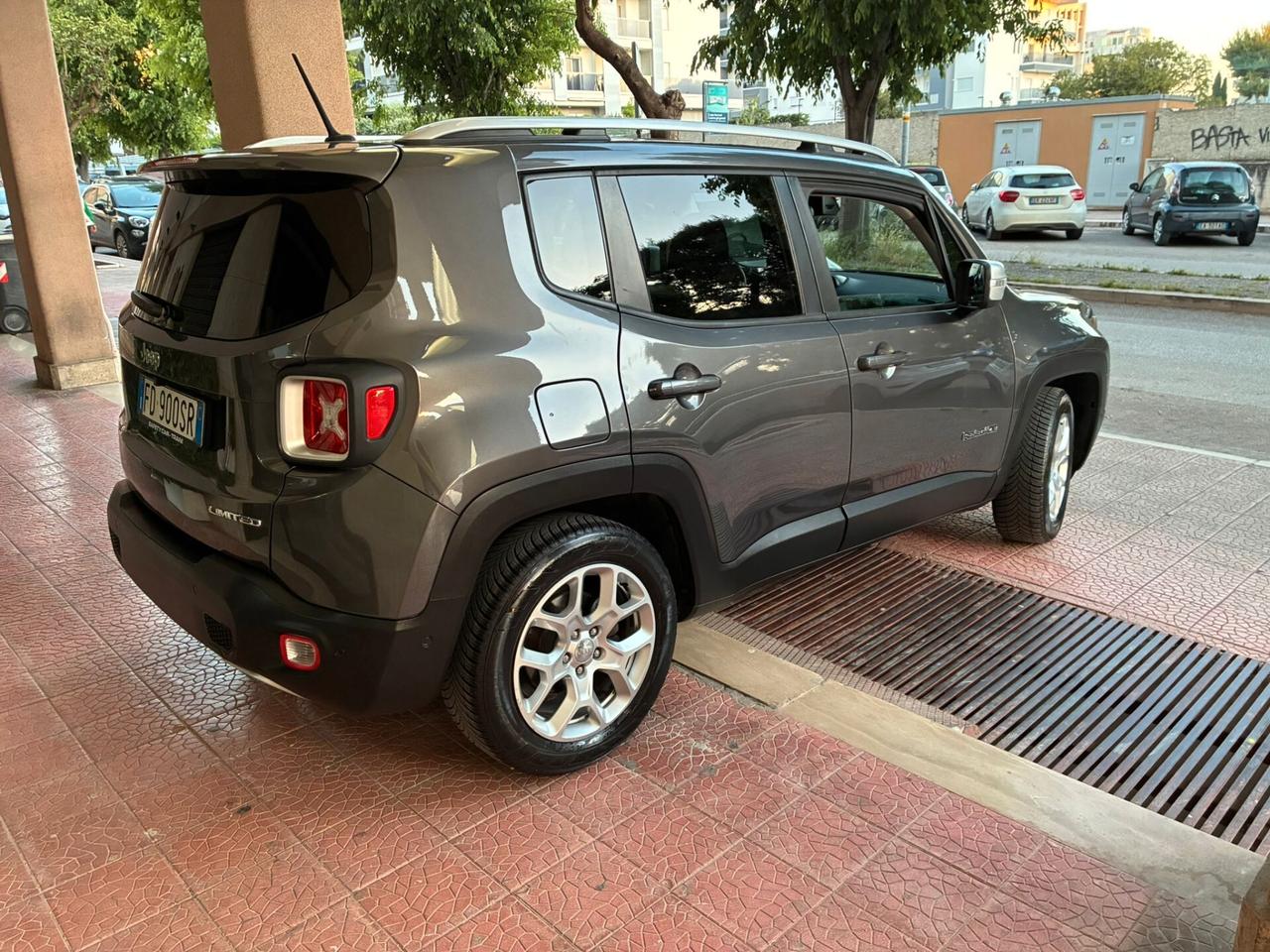 Jeep Renegade 1.6Mjt Limited perfetta garantita-16