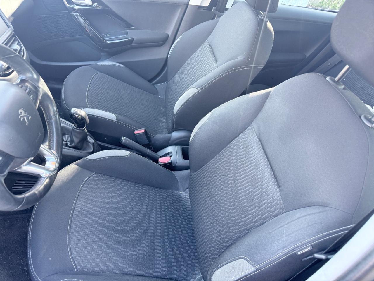 Peugeot 208 PureTech 82 5p. GPL Allure