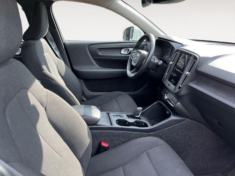 Volvo XC40 (2017-->) T2 Geartronic Momentum Core