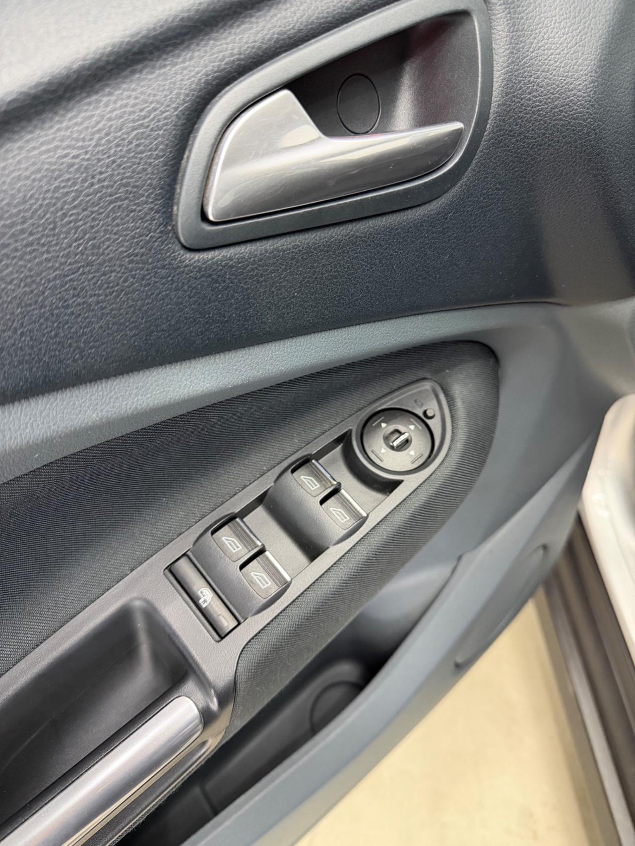 Ford C-Max 1.6 TDCi 115CV Titanium gancio traino