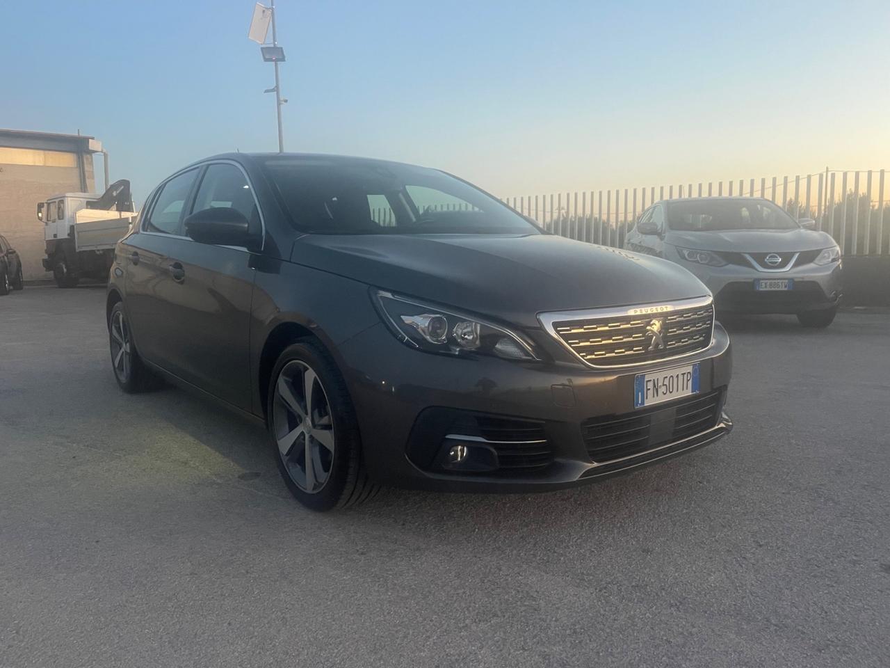 PEUGEOT 308 1.6 HDI 120CV BERLINA FULL LED MY18