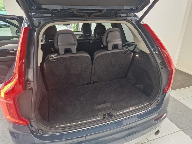 Volvo XC90 D5 AWD Geartronic 7 posti Momentum Euro 6 D-Temp