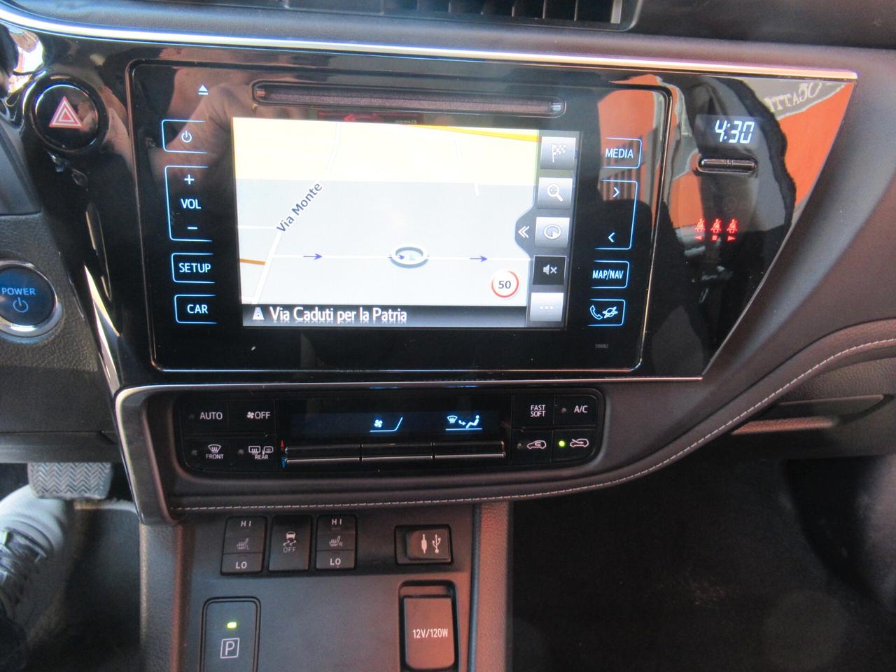 Toyota Auris Touring Sports 1.8 Hybrid Lounge