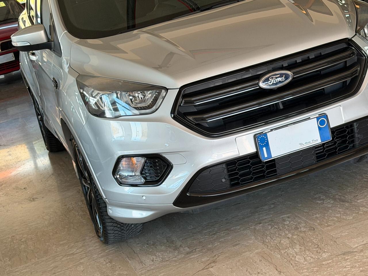 Ford Kuga 2WD 2.0 TDCI 120 cv. ST LINE