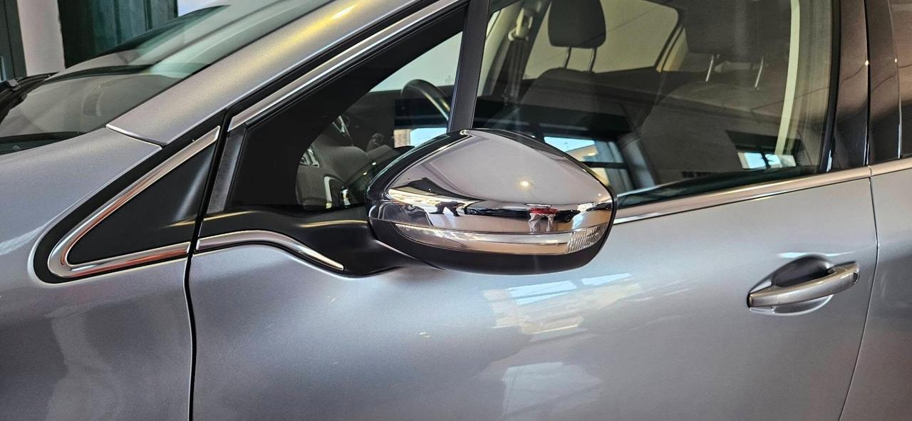 Peugeot 208 PureTech 82cv 5 porte Allure-Navi- Chromo-4 Vetri elett.-Sensori parch