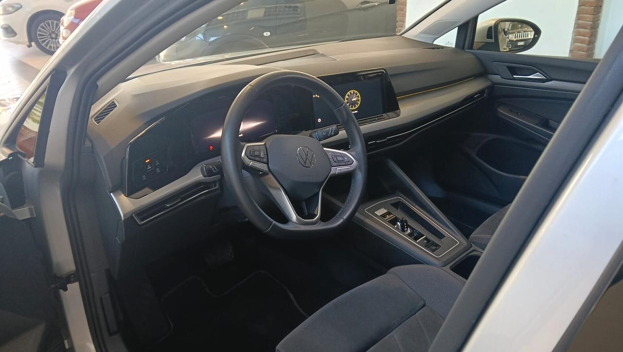 Volkswagen Golf 1.0 eTSI EVO DSG Life