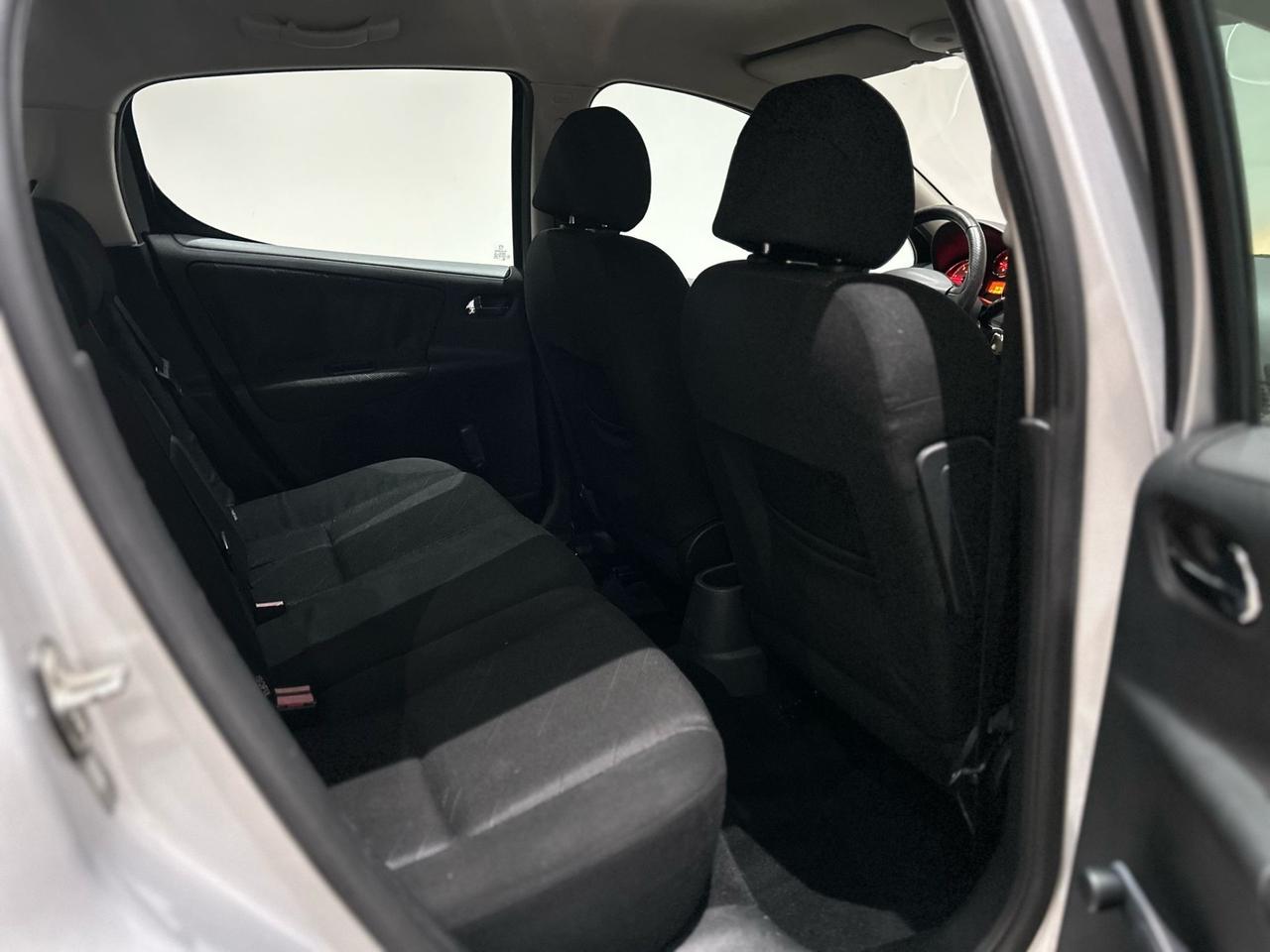 Peugeot 207 1.6 HDi 90CV (66 kw)