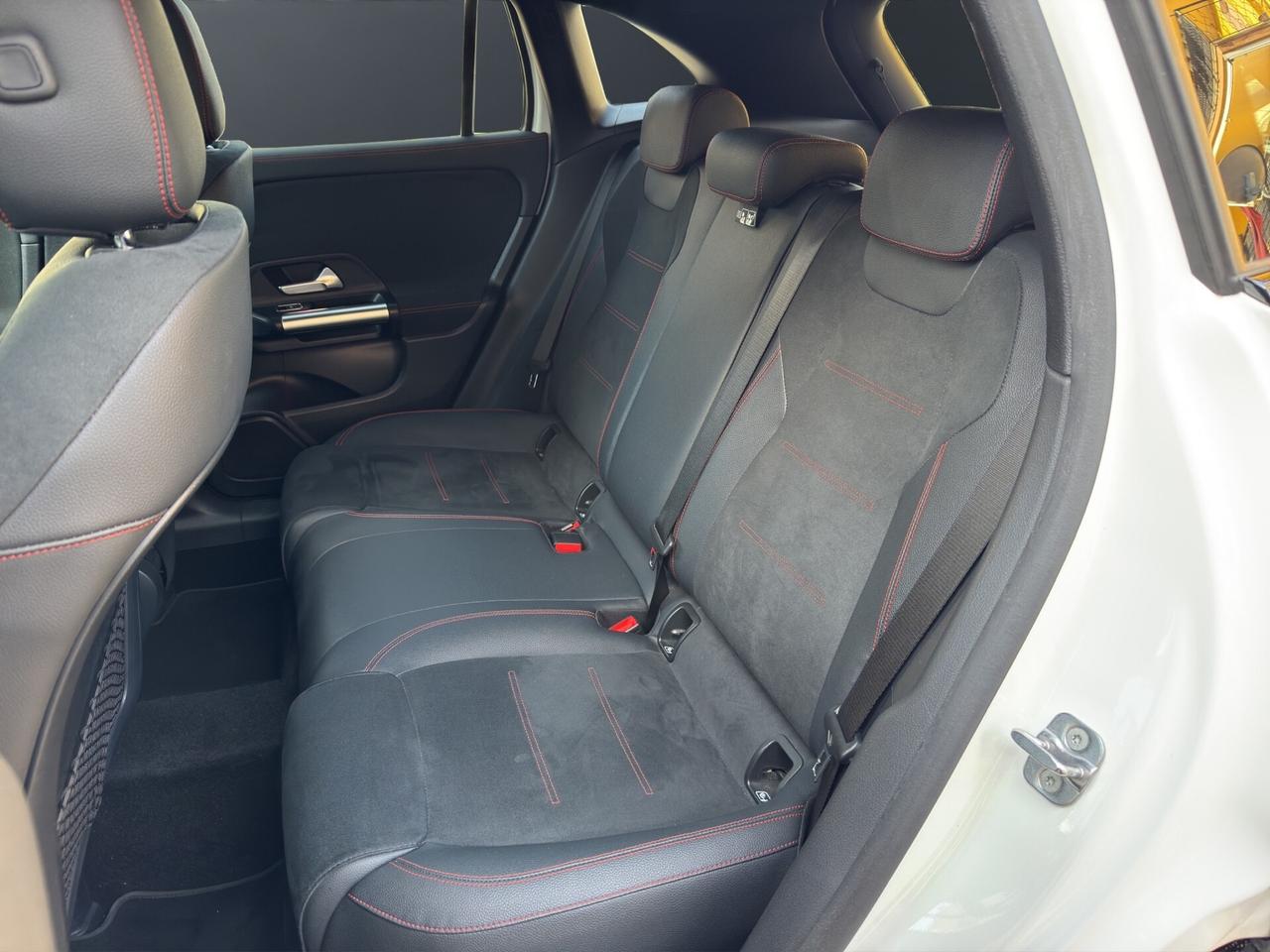 MERCEDES-BENZ GLA 180 d AUTOMATIC. PREMIUM AMG -MY23