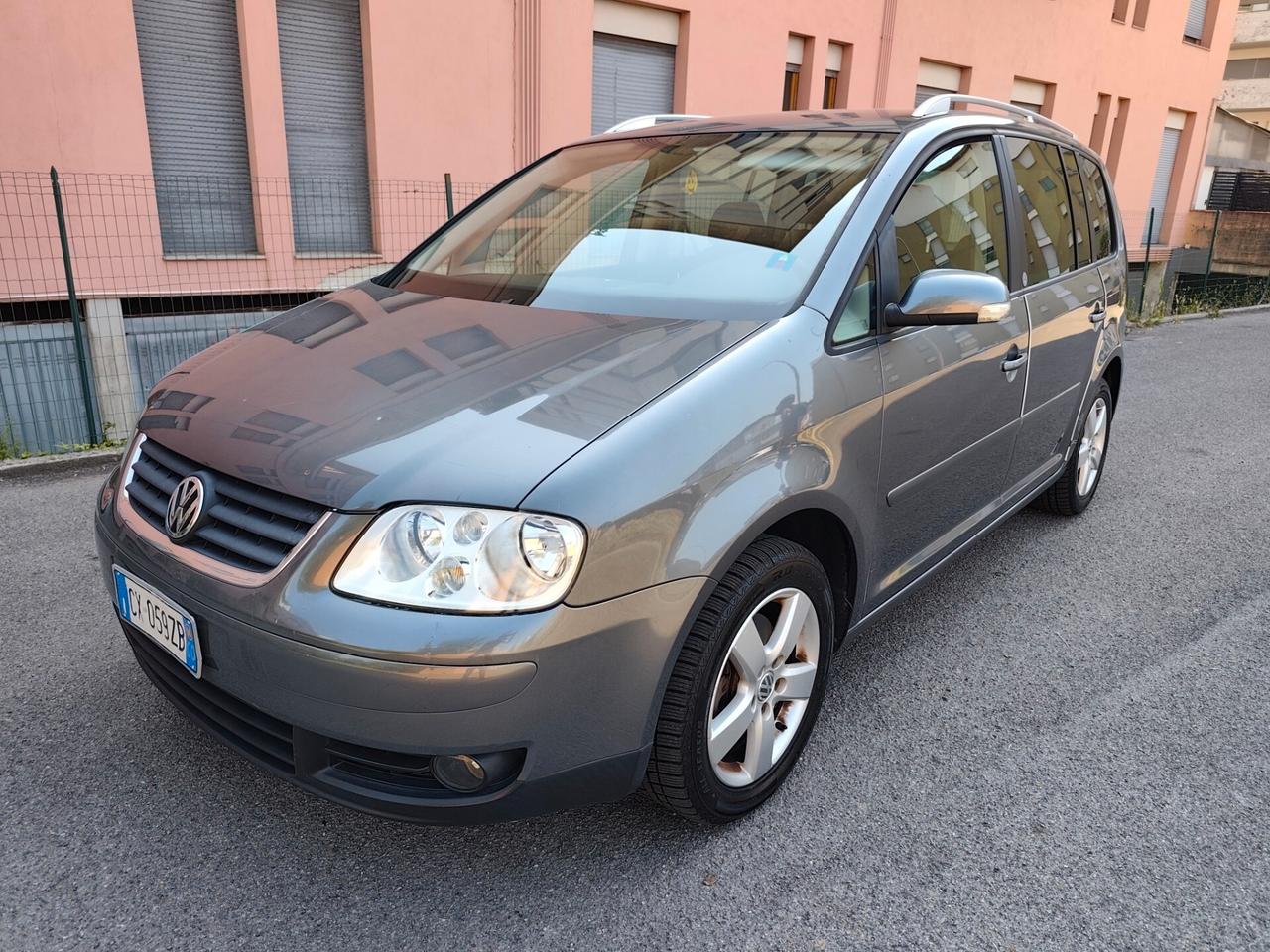 Volkswagen Touran 2.0 16V TDI Highline cinghia fatta