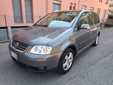 Volkswagen Touran 2.0 16V TDI Highline cinghia fatta