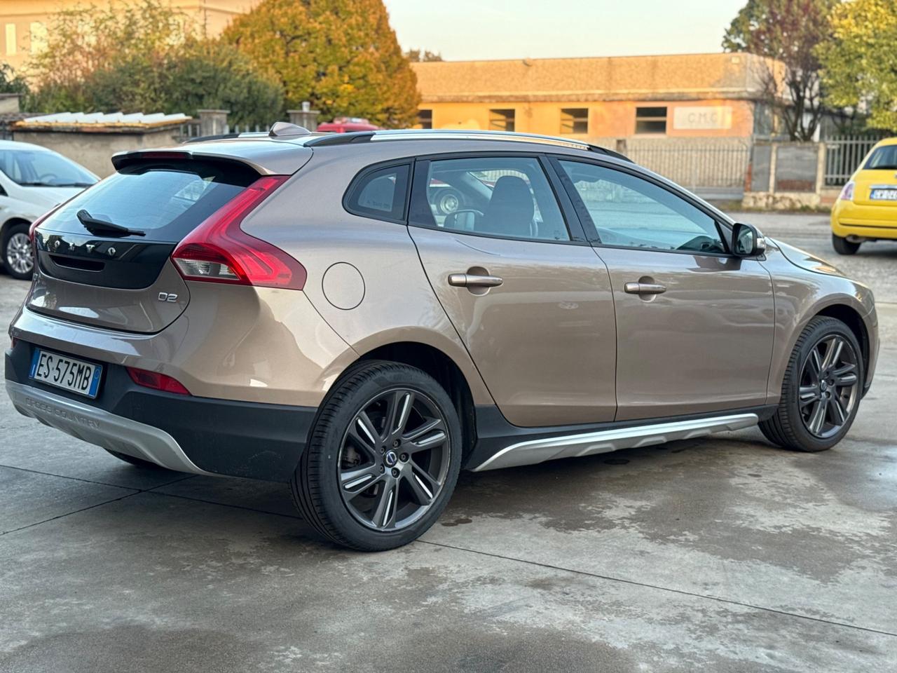 Volvo V40 Cross Country D2 1.6 Summum