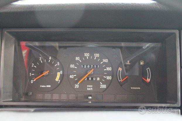 VOLVO 240 2.0 cat Station Wagon Polar