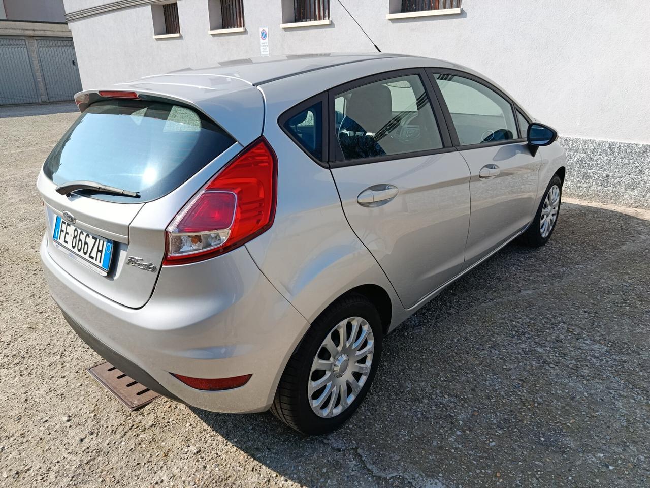 Ford Fiesta 1.5 TDCi 75CV 5 porte Business DOPPIO TRENO PNEUMATICI CON CERCHI
