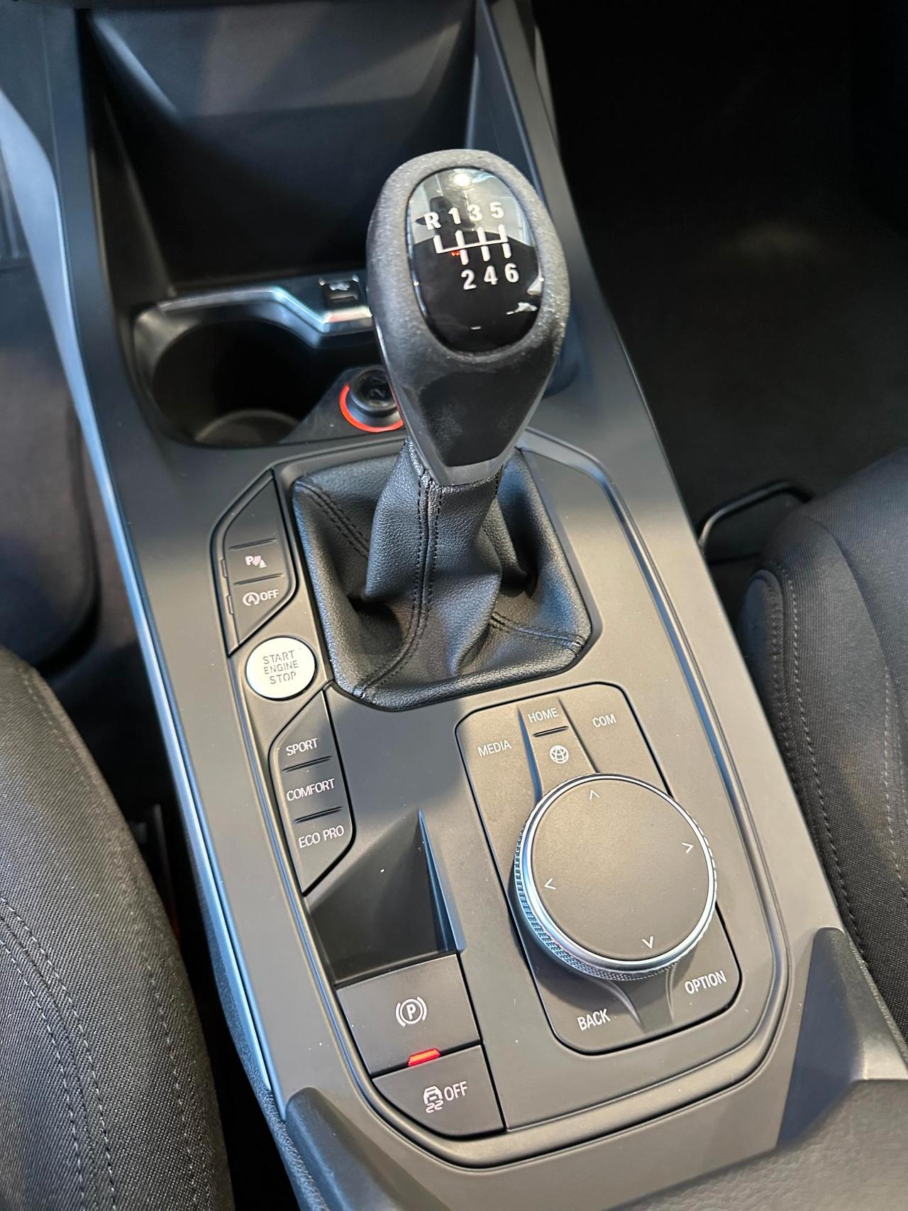 BMW 118 i Advantage - LED - 17"