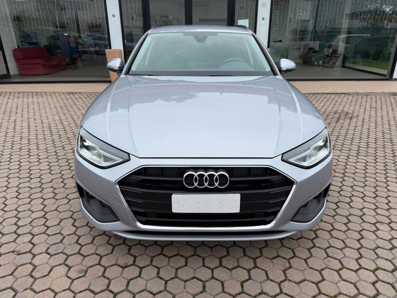 Audi A4 Avant 30 TDI/136 CV S tronic