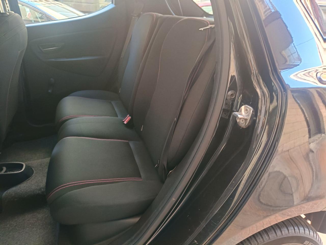 LANCIA YPSILON ELEFANTINO-METANO-Euro6450