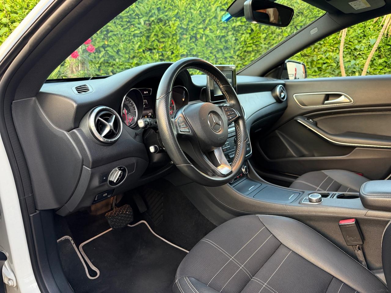 Mercedes-benz CLA 200 CDI Premium AMG 2015