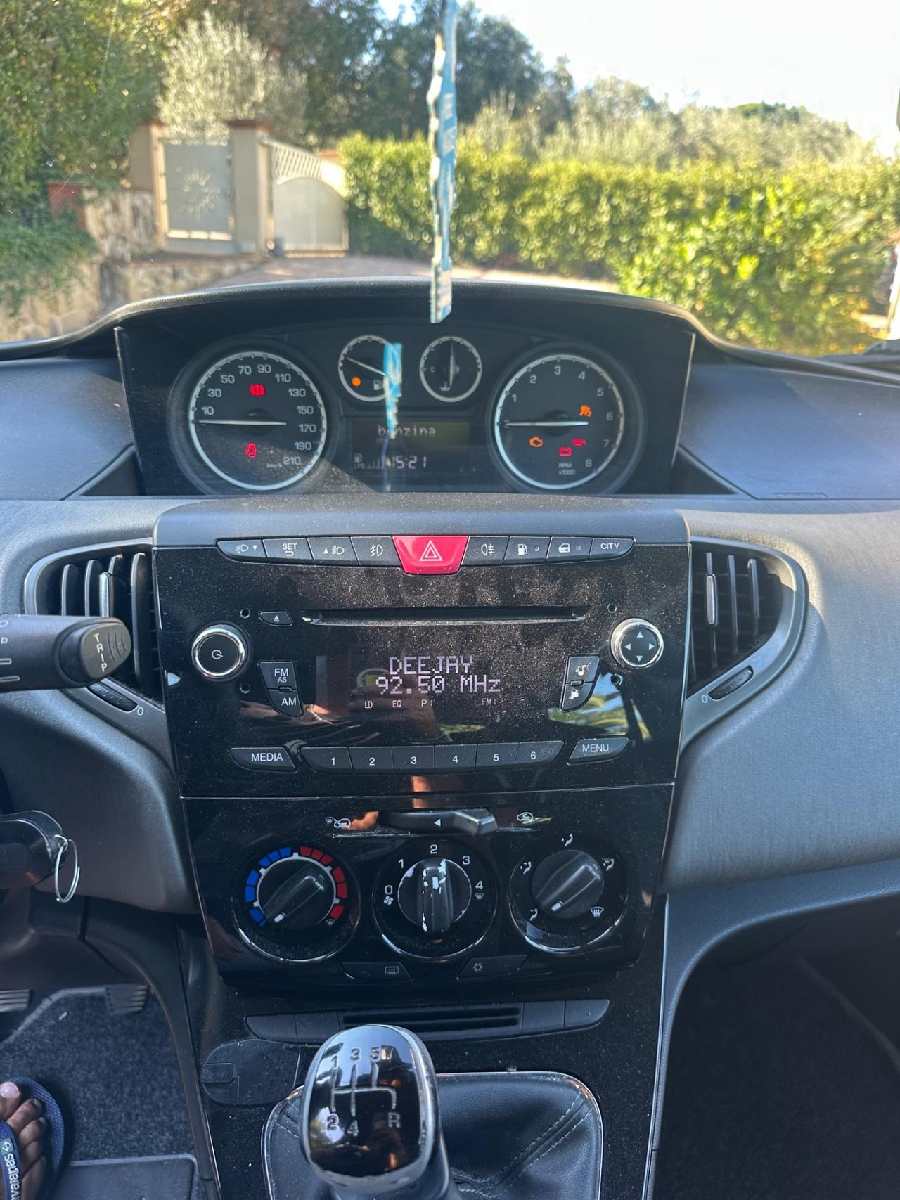 Lancia Ypsilon 1.2 69 CV 5 porte GPL Ecochic Silver