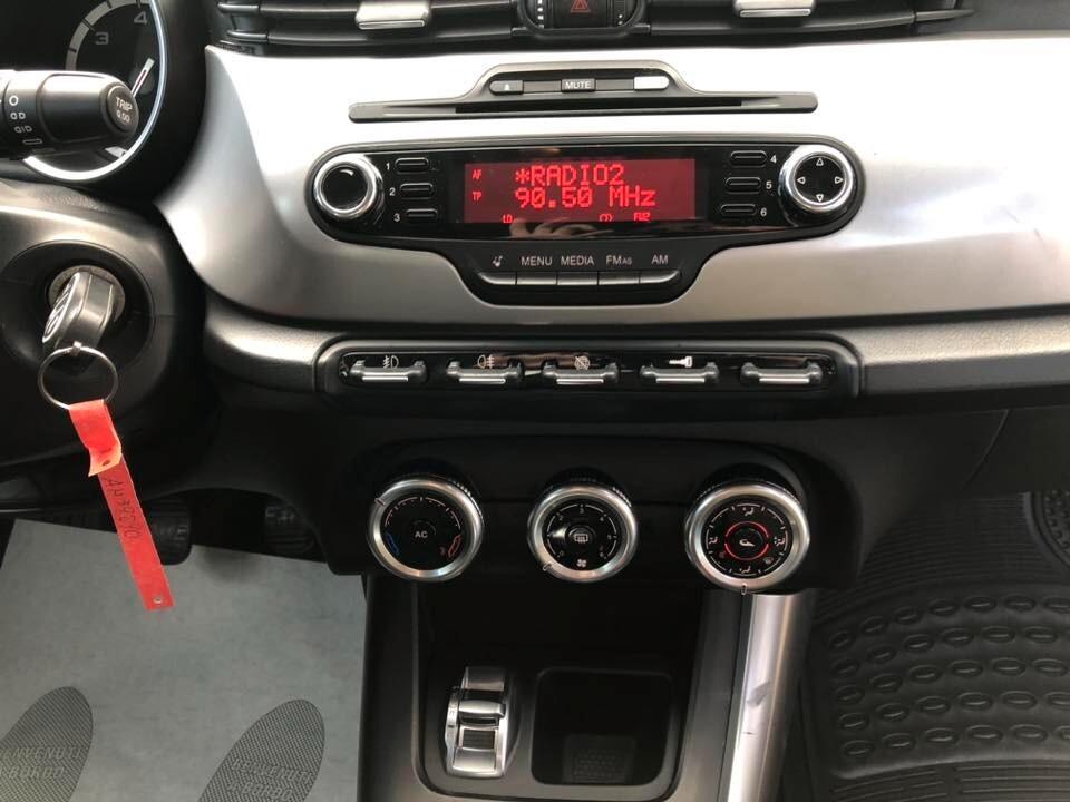 Alfa Romeo Giulietta 1.6 JTDm 105 CV Distinctive 2011