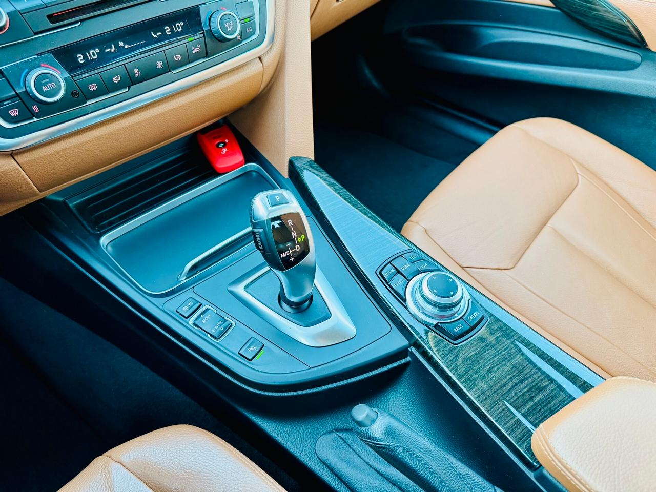 BMW 318d GT Luxury - LED / Navi