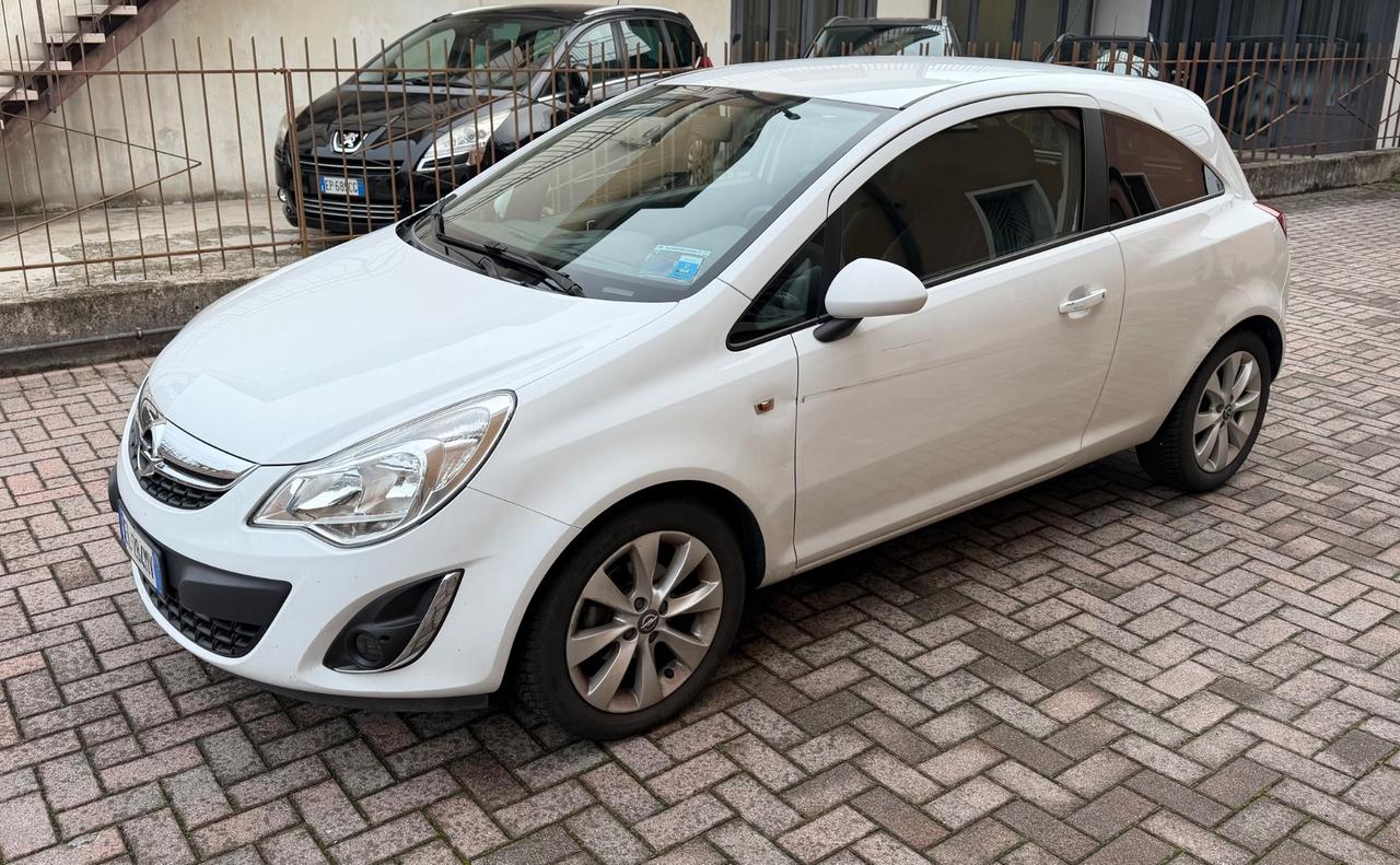 Opel Corsa 1.2 Benzina - GPL Ok Neopatentati