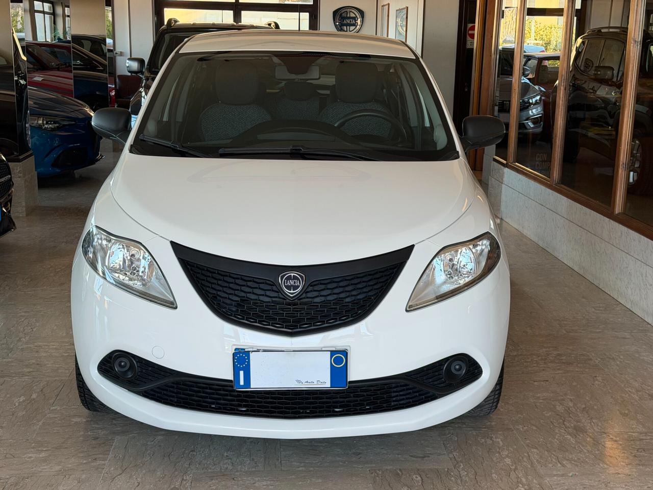 Lancia Ypsilon 1.2 69 cv. ELEFANTINO BLU