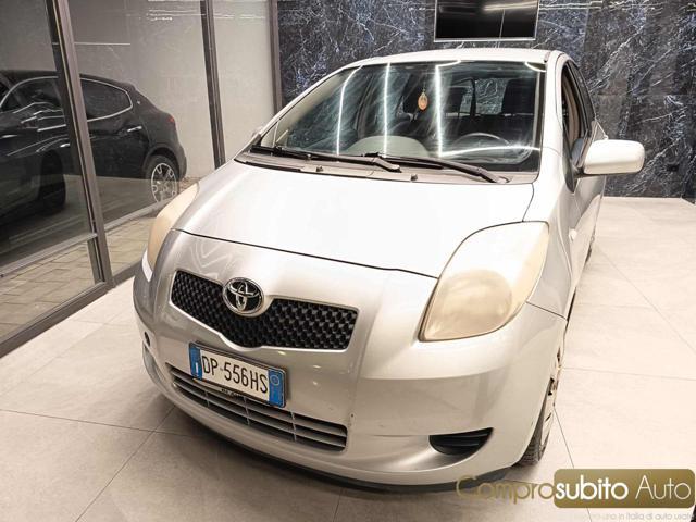 TOYOTA Yaris 1.0 5 porte