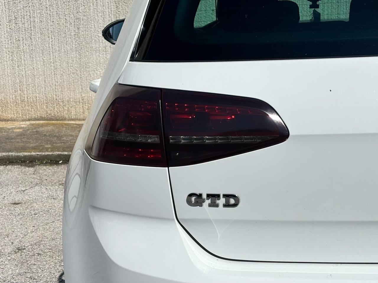 Volkswagen Golf GTD 2.0 TDI DSG 5p. Business BlueMotion Technology