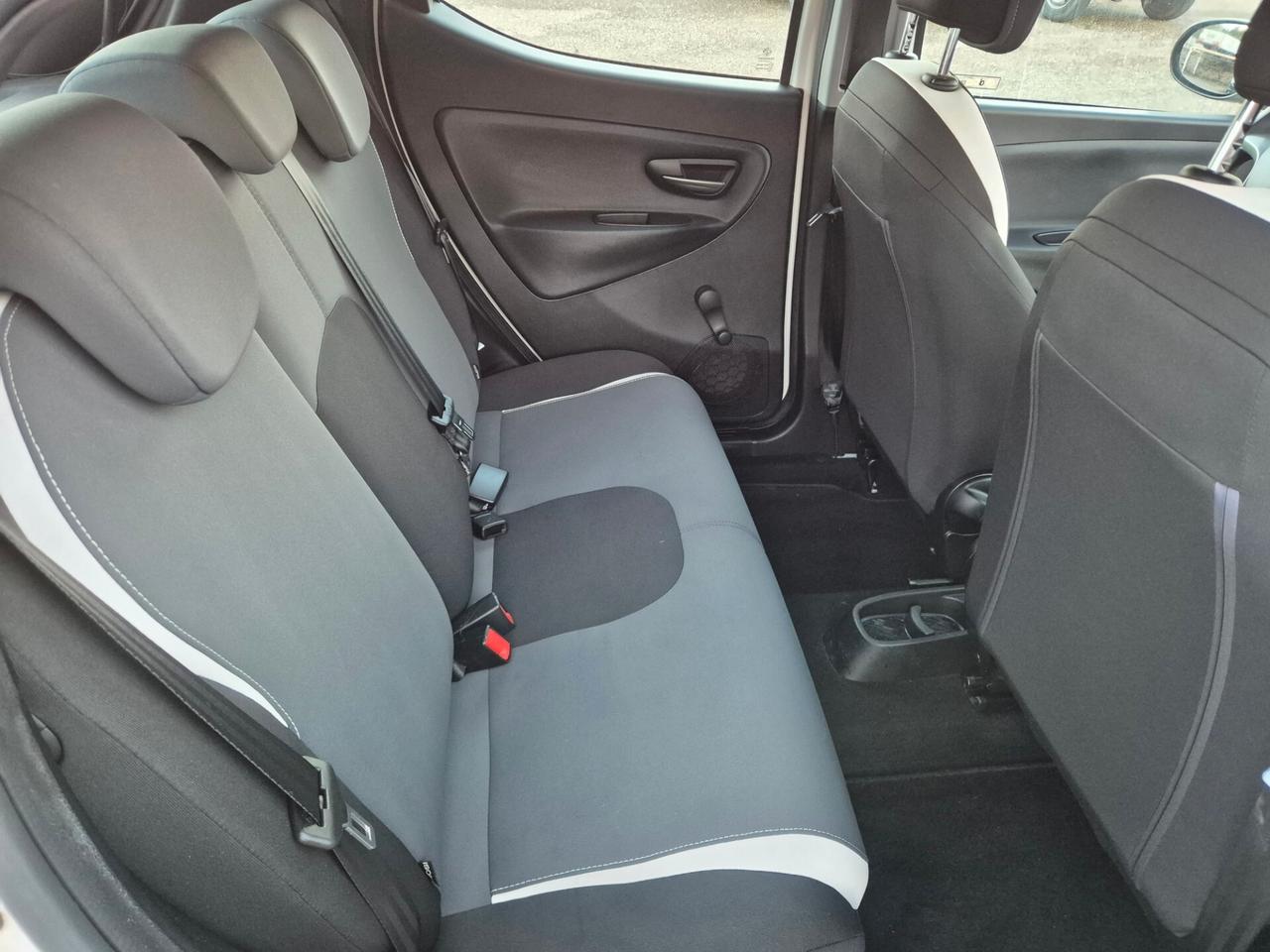 Lancia Ypsilon 1.2 69 CV 5 porte Elefantino