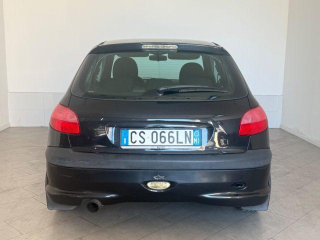 PEUGEOT 206 1.1 3p. XT