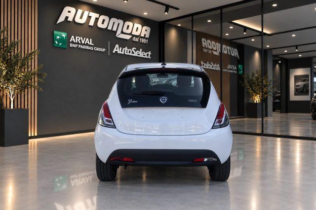 LANCIA Ypsilon HYBRID SILVER