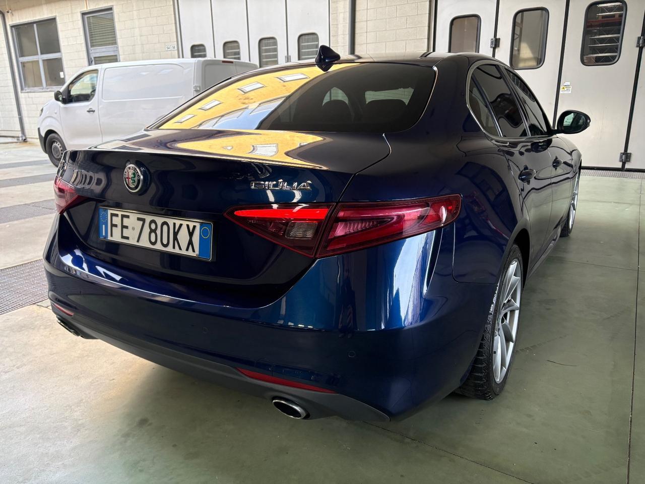 Alfa Romeo Giulia 2.2 Q2 Turbodiesel 180 CV AT8 Business Sport Launch Ed.