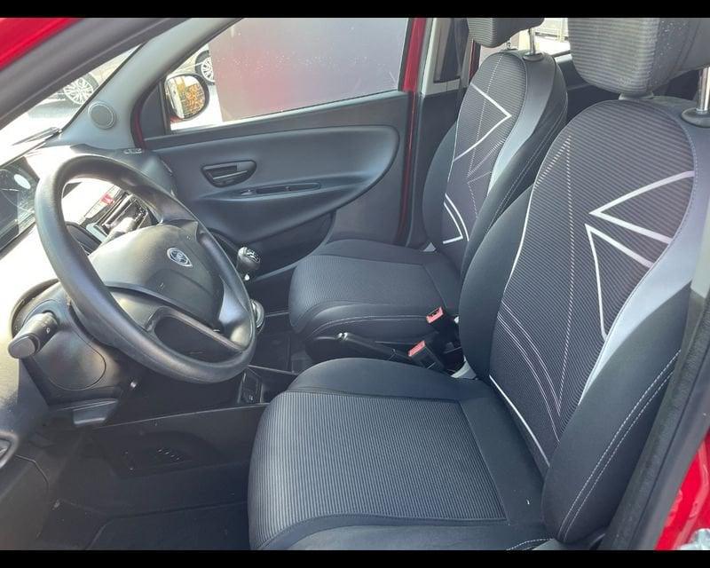 Lancia Ypsilon 0.9 TwinAir 85 CV 5 porte Metano Ecochic Silver