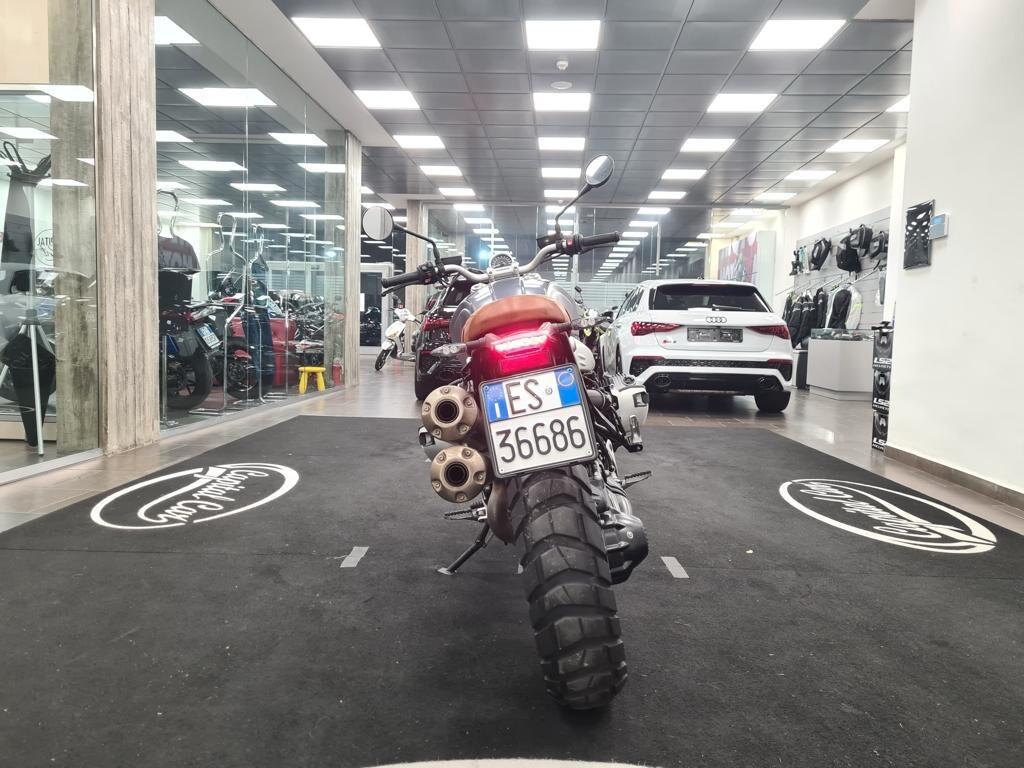 BMW R NINE T