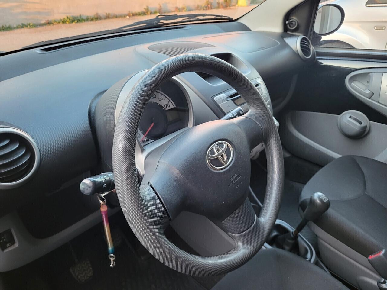 Toyota Aygo 1.0 12V VVT-i 5 porte 04/2011KM 103000