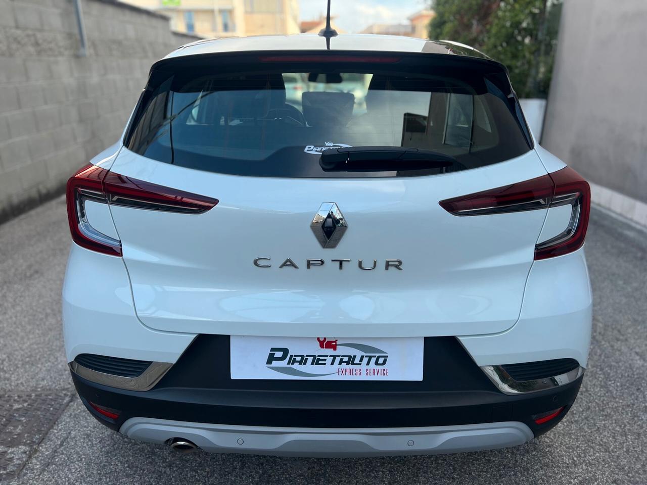 Renault Captur 1.5 blue dci 95CV Intens LED/NAVI/CAMERA. PERFETTA!!