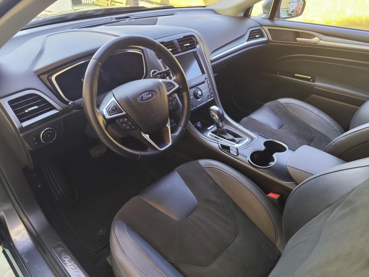 Ford Mondeo Full Hybrid 2.0 187 CV eCVT 4 porte Titanium Business