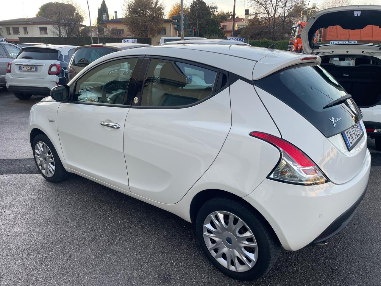 Lancia Ypsilon 1.2 69 CV 5 porte GPL Ecochic Silver