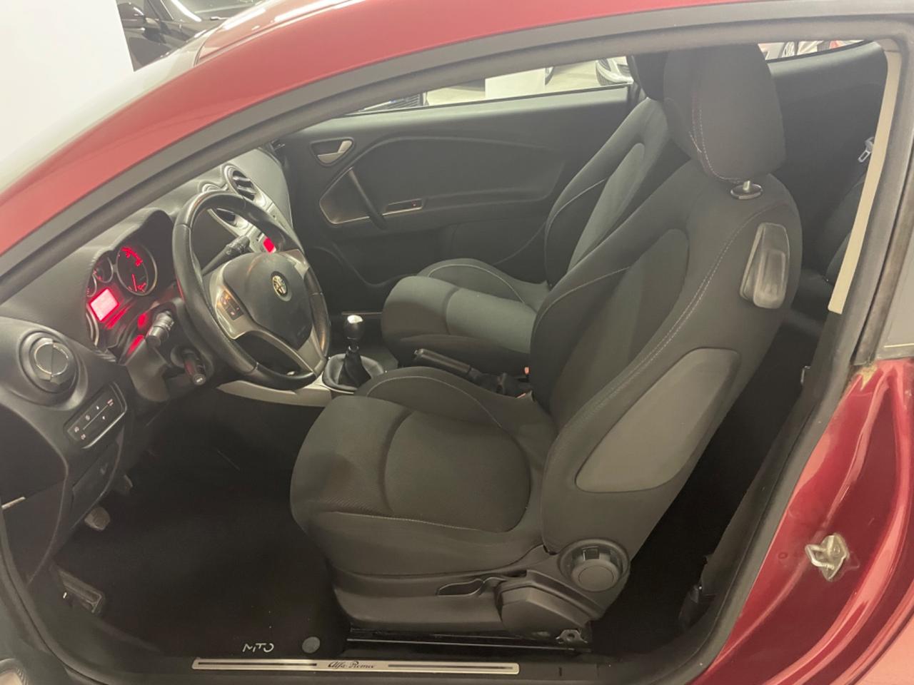 Alfa Romeo MiTo 1.6 JTDm-2 S&S Distinctive Sport Pack