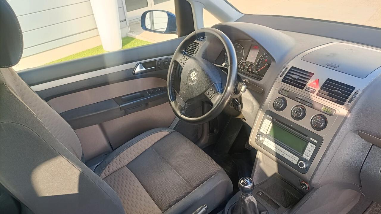 Volkswagen Touran Cross 1.9 TDI 105CV 7 POSTI e GANCIO