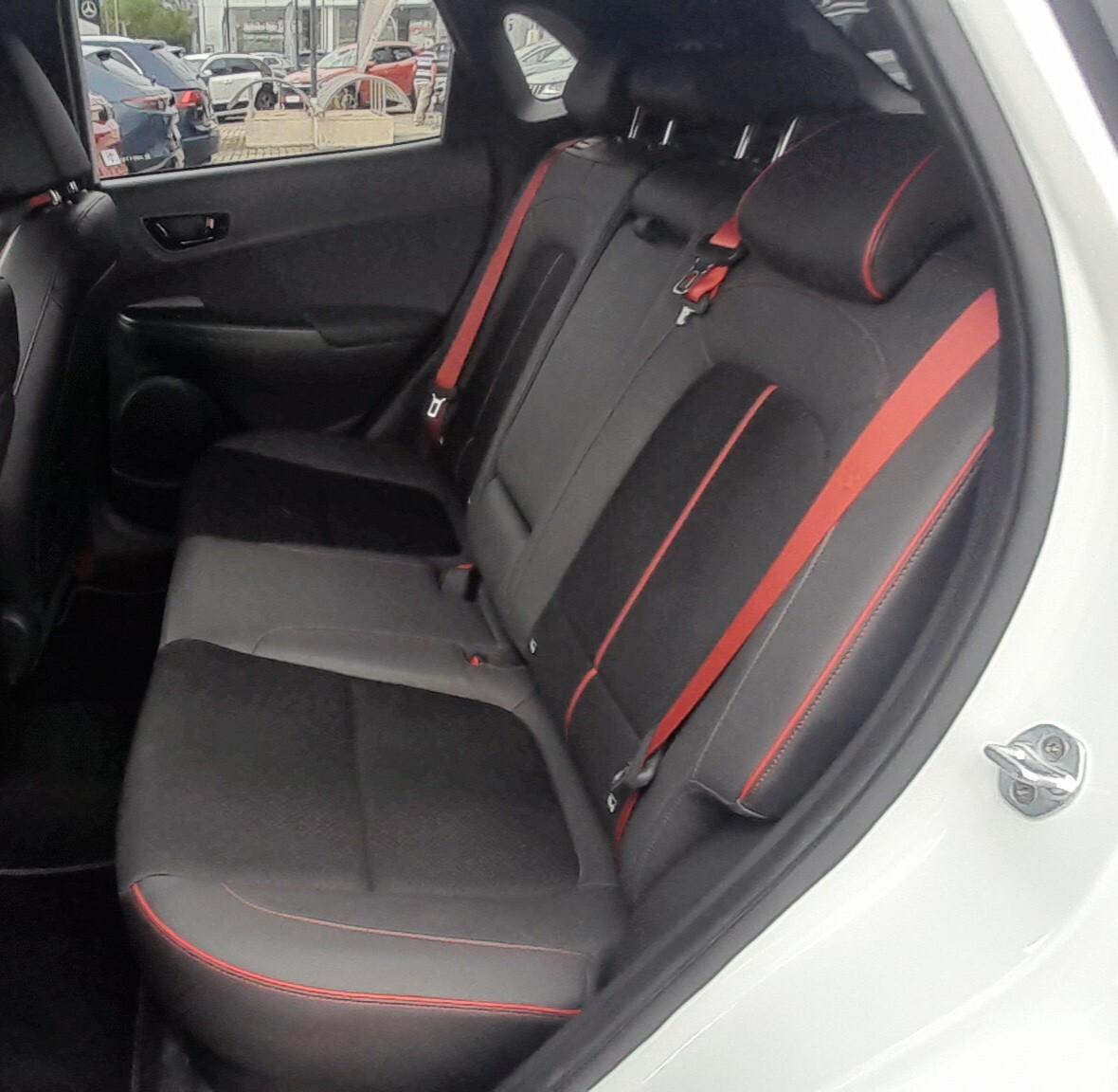 Hyundai Kona 1.0 T-GDI Xpossible