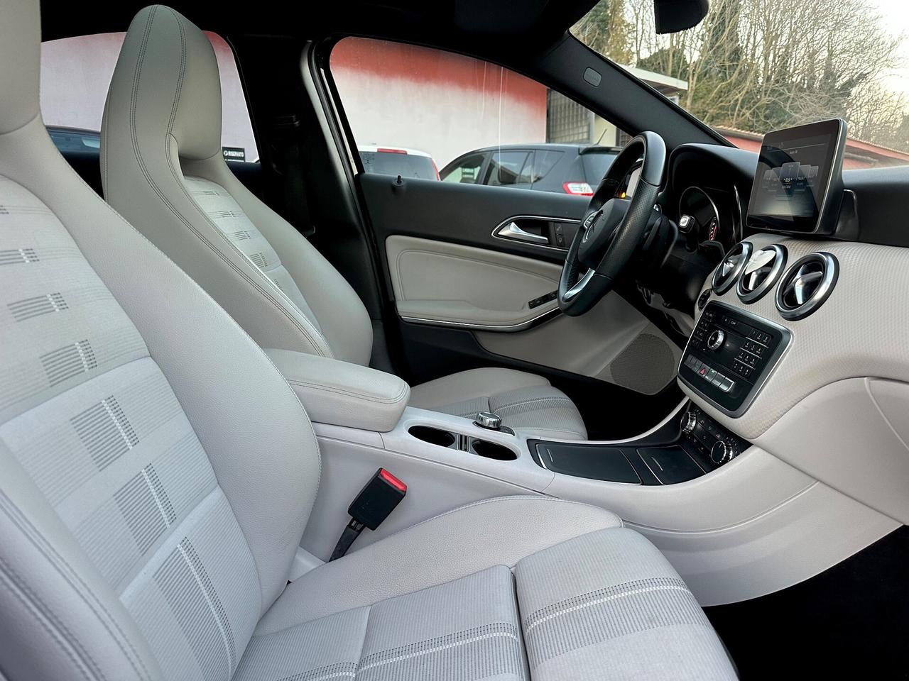 Mercedes-benz A 200 d Automatic Sport Edition White Cream UNIPRO UFF Permute e Rate