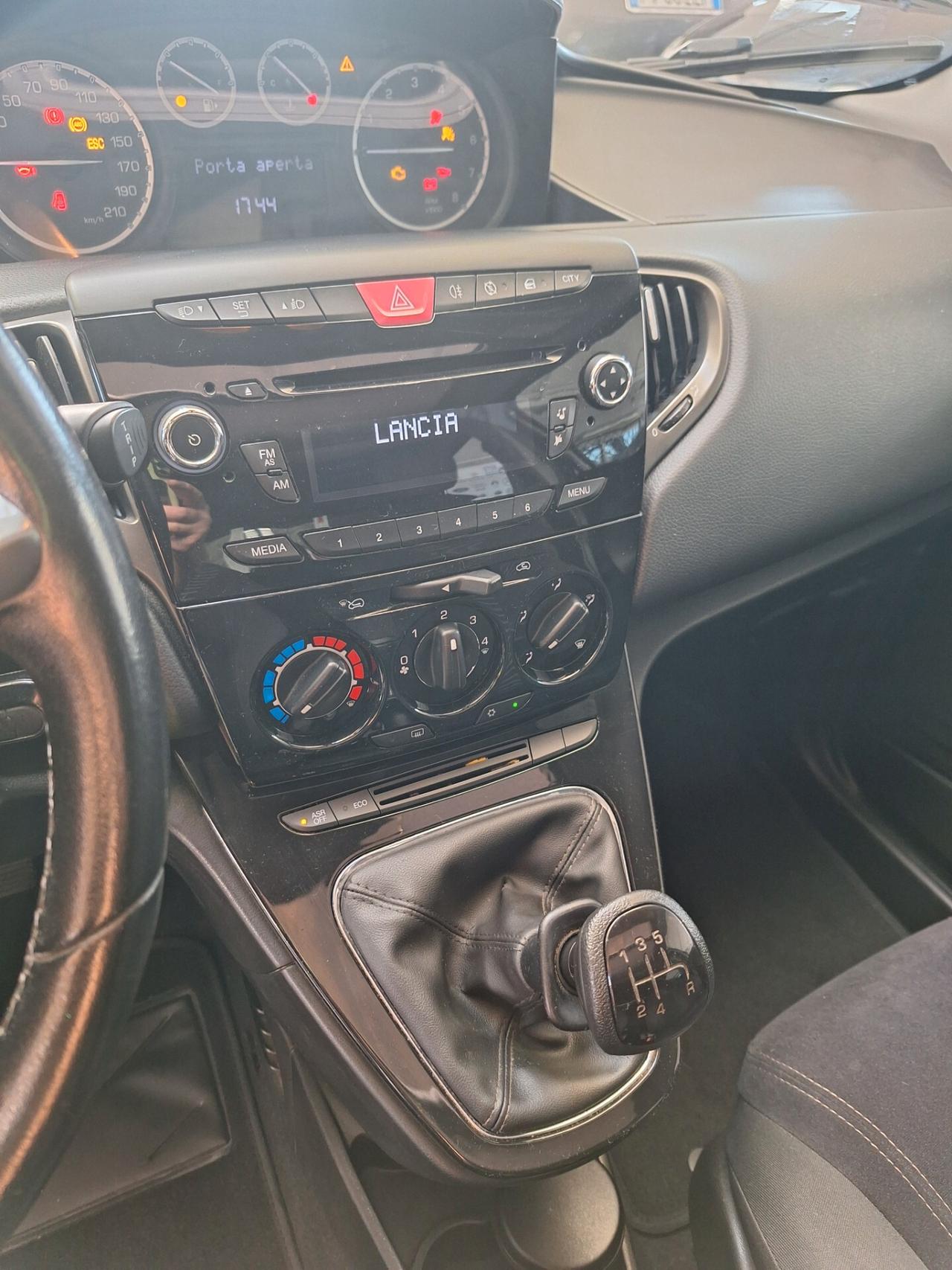 Lancia Ypsilon 0.9 TwinAir 85 CV 5 porte S&S Platinum Tetto Panoramico Apribile