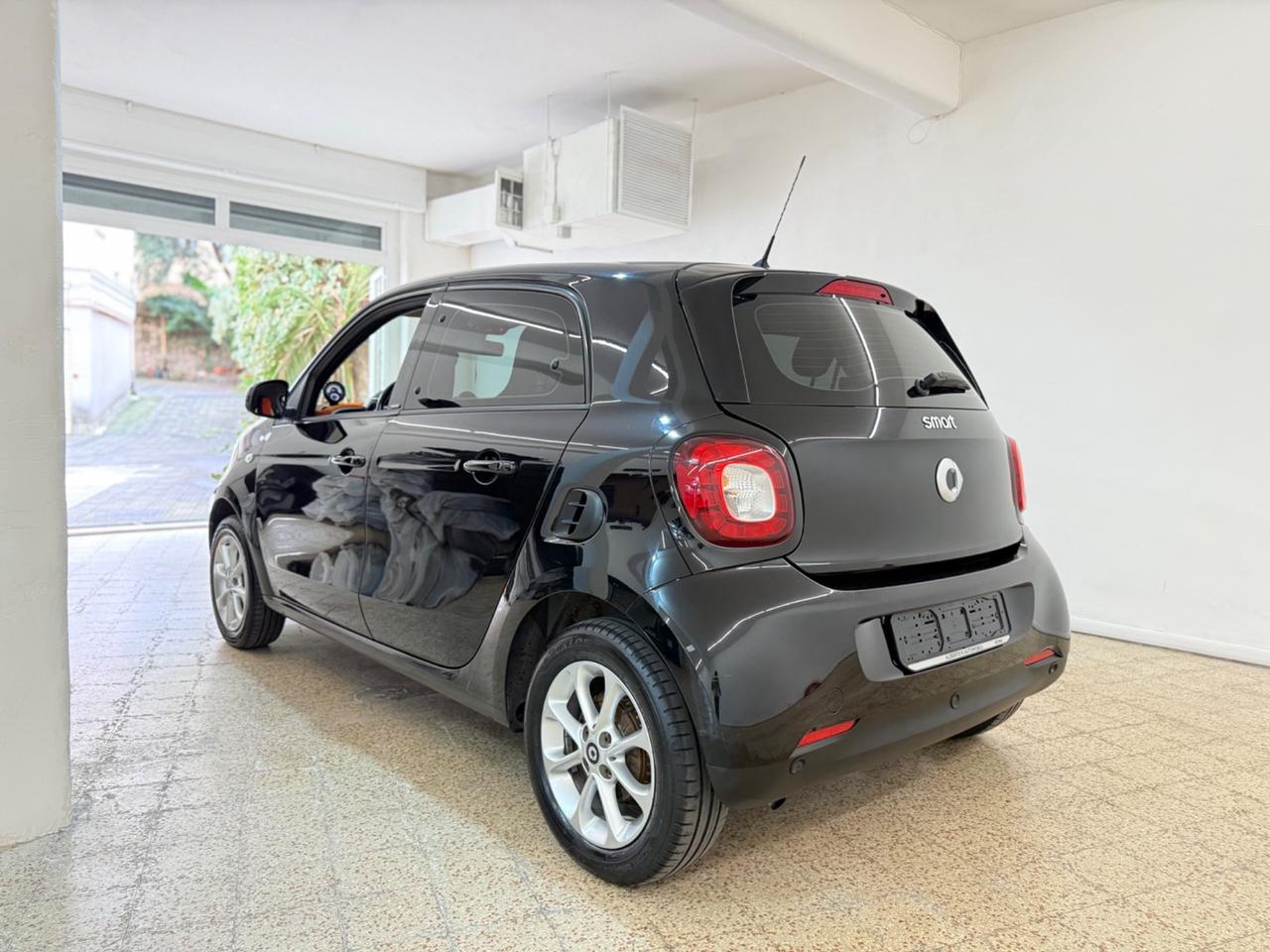 Smart ForFour 70 1.0 Passion Unipro Edition