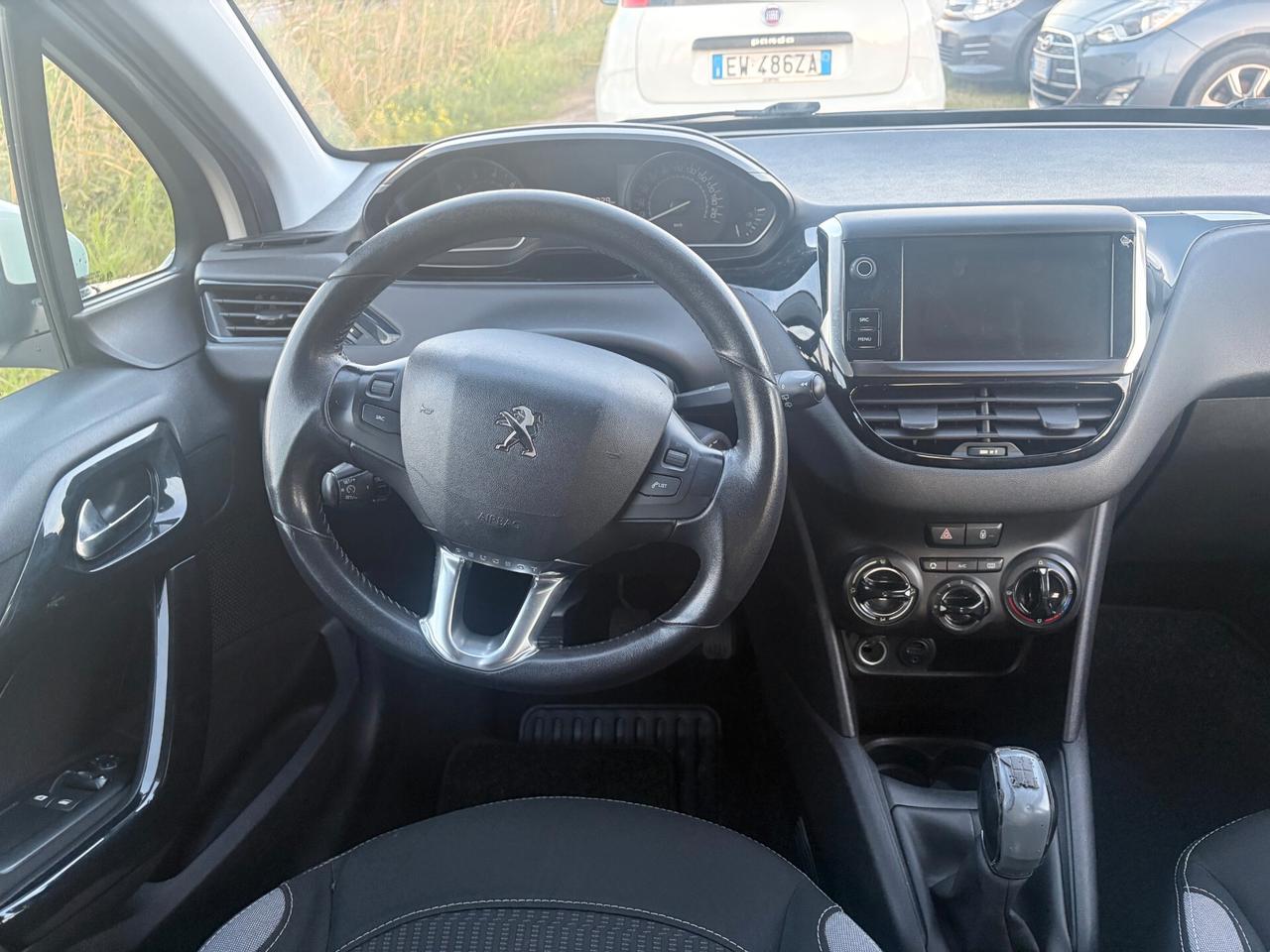 PEUGEOUT 208 1.2 PURETECH 82CV 2015 ADATTA NEOPATENTATI