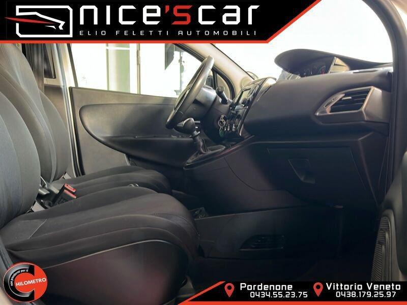 Lancia Ypsilon 1.0 FireFly 5 porte S&S Hybrid Ecochic Gold