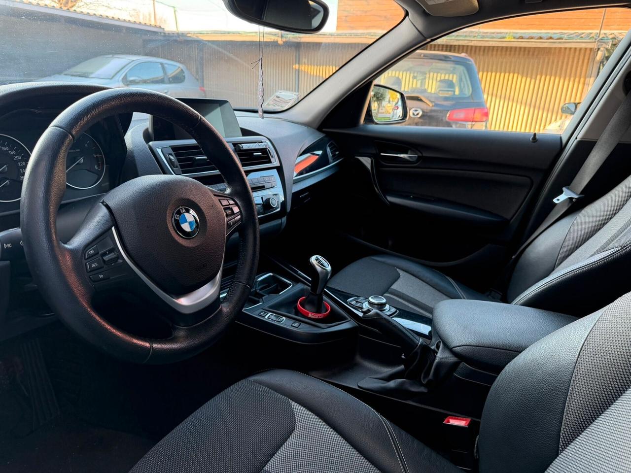 Bmw 118 118d 5p. Urban