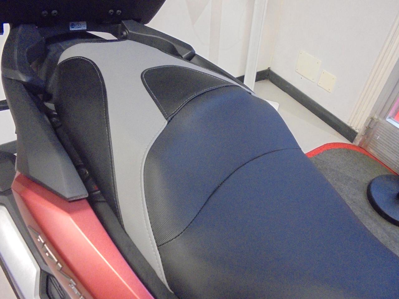 Honda ADV 350 ABS + TCS