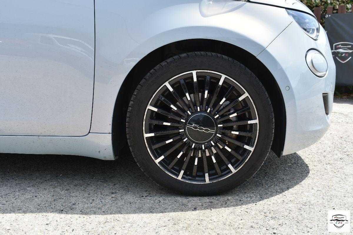 FIAT - 500 E - 500 La Prima 3+1