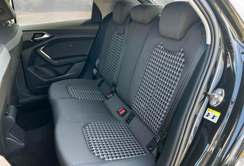 Audi A1 A1 SPB 30 TFSI S tronic S line edition Black Pack 17"